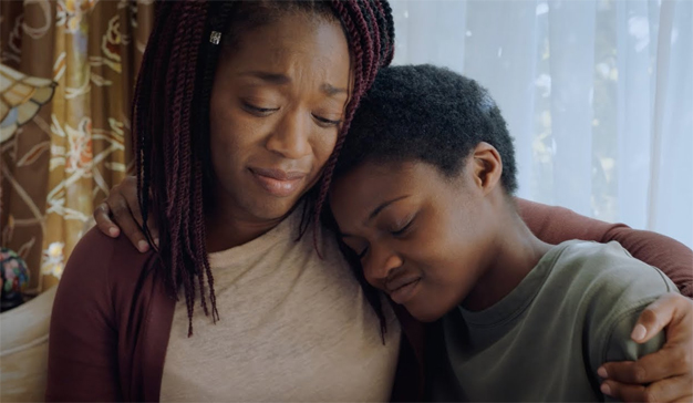 Salir del armario duele bastante más que un corazón roto en esta emotiva campaña LGBT